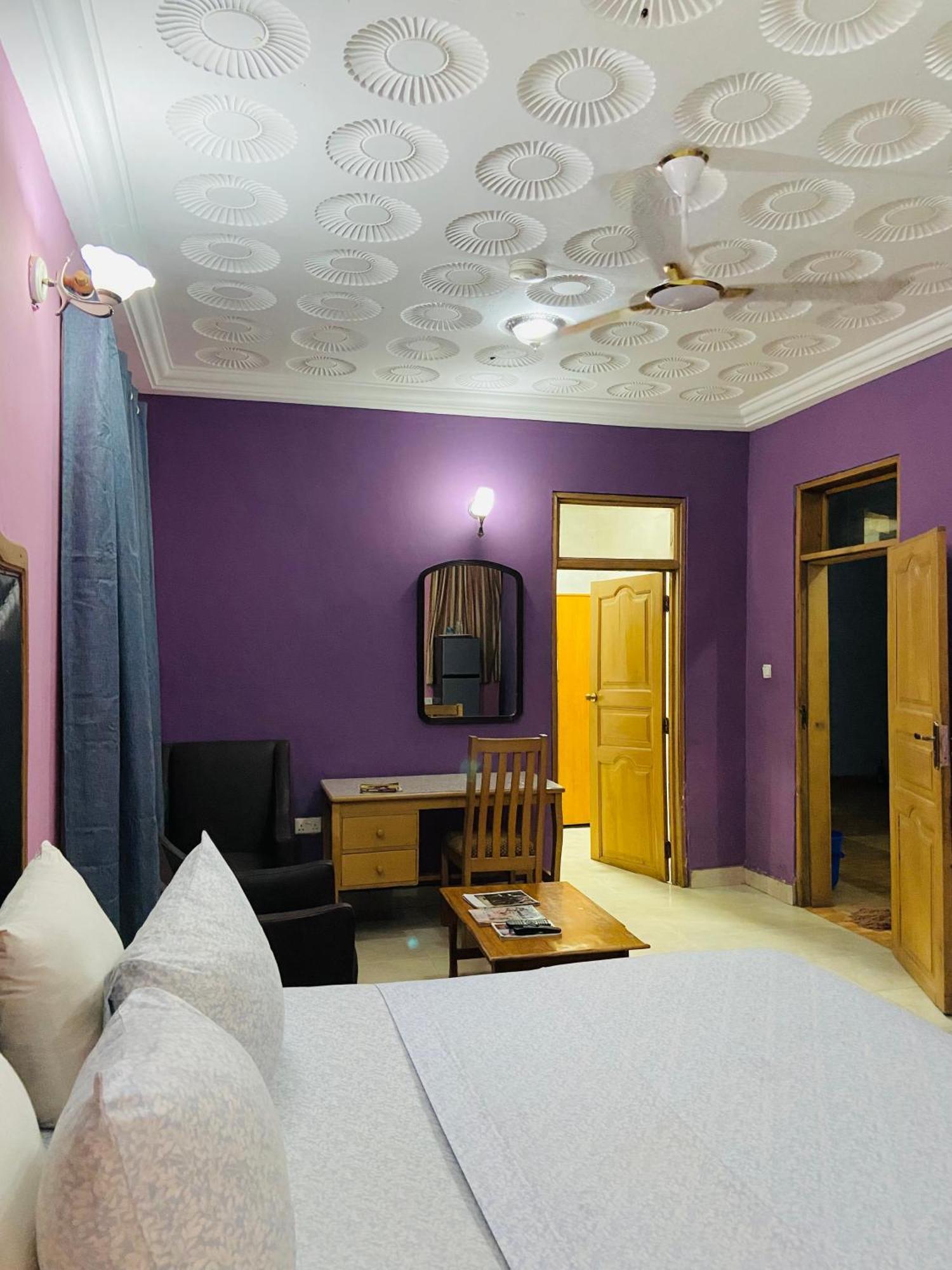 Heavens Gate Hotel อักกรา ภายนอก รูปภาพ