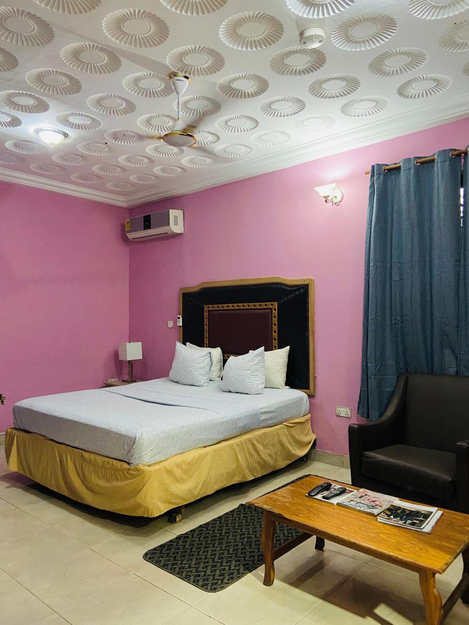 Heavens Gate Hotel อักกรา ภายนอก รูปภาพ