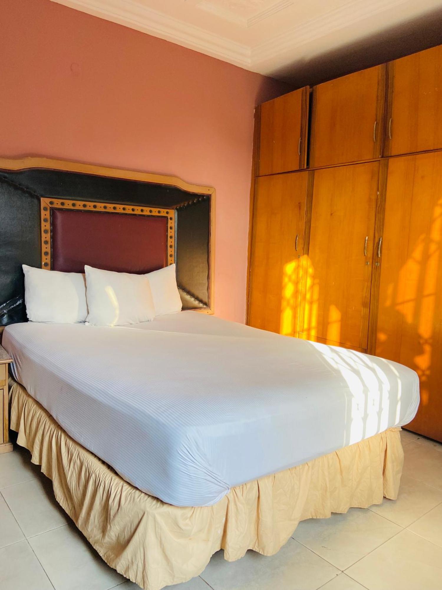 Heavens Gate Hotel อักกรา ภายนอก รูปภาพ